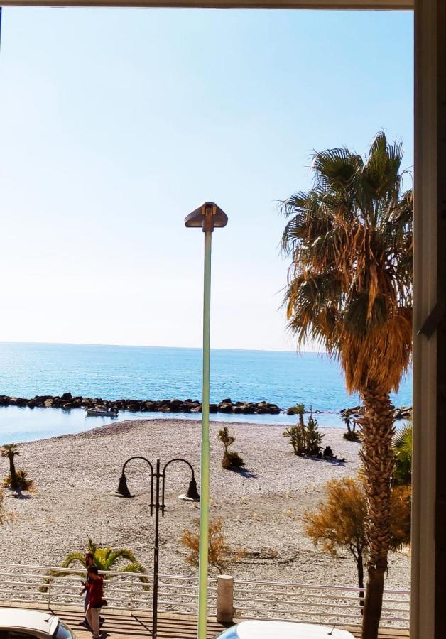 Tuffonelblu Apartman Ventimiglia Kültér fotó